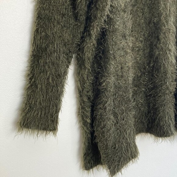 H&M Dark Green Fluffy Shaggy V Neck Sweater - Picture 2 of 7